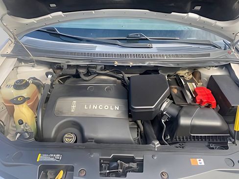 Used 2015 Lincoln MKX FWD image 7