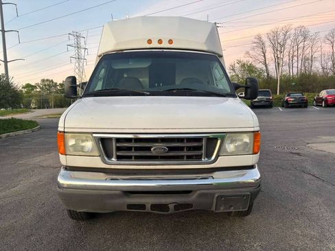 Used 2005 Ford E-450 and Econoline 450 RWD image 2