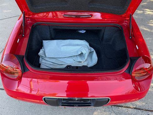 Used 2004 Ford Thunderbird image 64