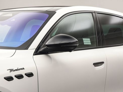 New 2025 Maserati Grecale Modena image 11