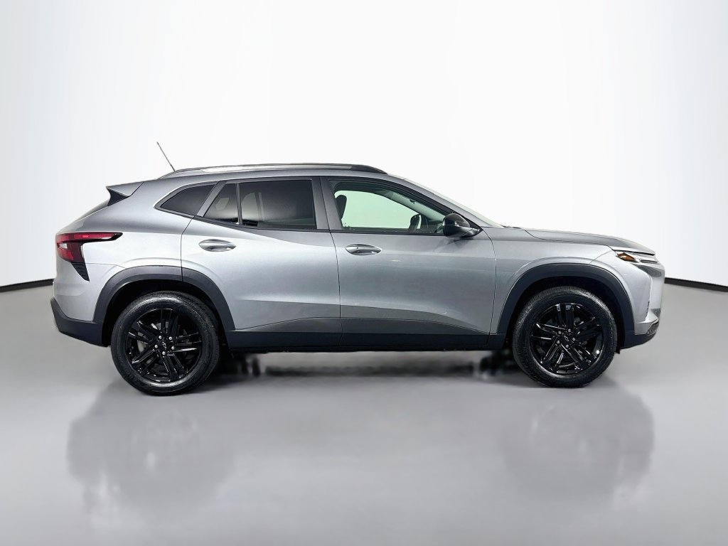 New 2026 Chevrolet Trax ACTIV w/ Sunroof Package FWD image 8