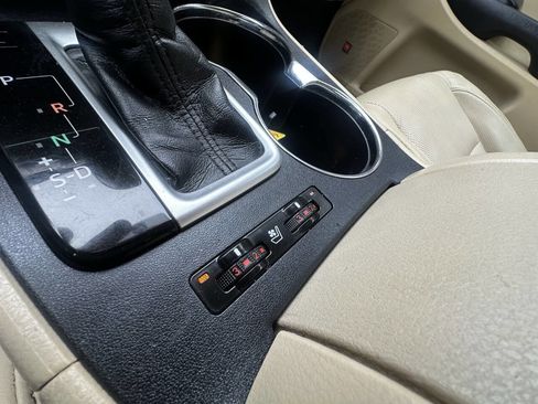 Used 2015 Toyota Highlander Limited image 24