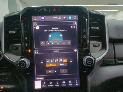 Used 2025 RAM 2500 Big Horn AWD/4WD image 16