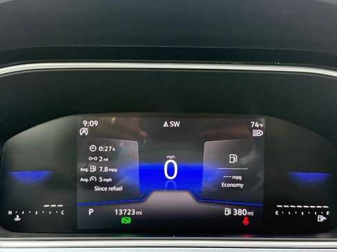 Used 2025 Volkswagen Taos SE image 23