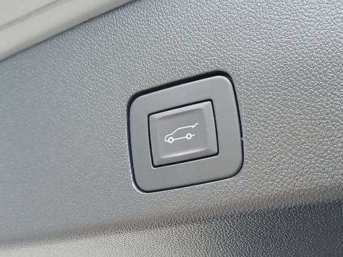 Used 2024 Buick Encore GX Avenir w/ Avenir Convenience Package AWD/4WD image 36