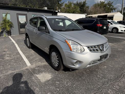 Used 2015 Nissan Rogue S w/ Convenience Package AWD/4WD image 3