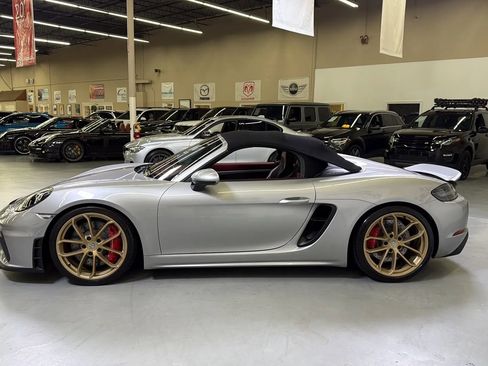 Used 2022 Porsche 718 Boxster Spyder RWD image 10