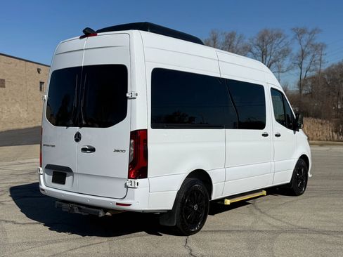 Used 2023 Mercedes-Benz Sprinter 2500 image 4
