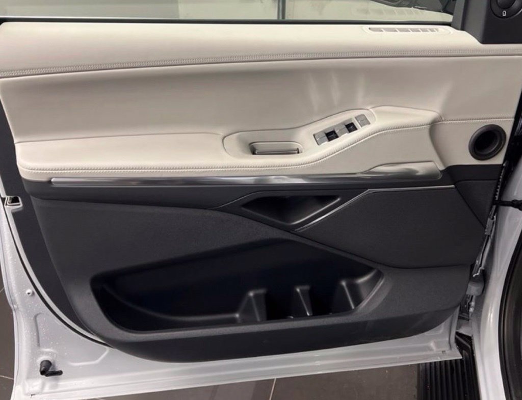 New 2026 Lincoln Navigator Premiere AWD/4WD image 24