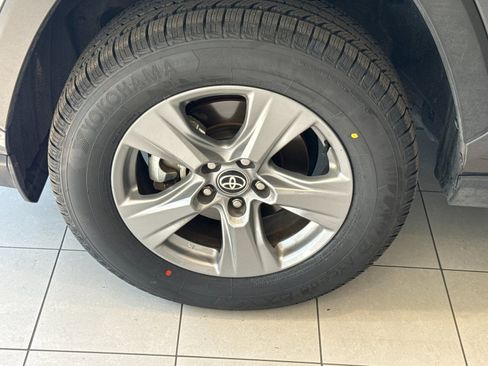 Used 2025 Toyota RAV4 XLE image 15