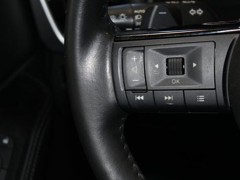 Used 2023 Nissan Rogue SL image 21