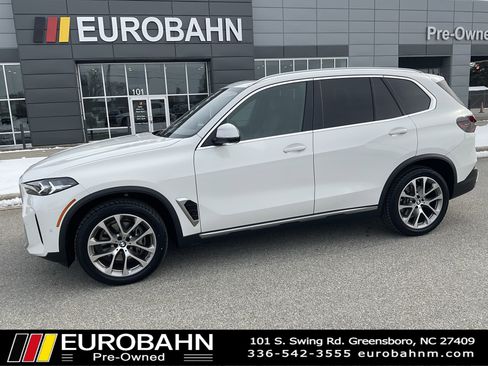 Used 2024 BMW X5 xDrive40i w/ Parking Assistance Package image 27