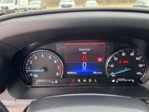 Used 2023 Ford Explorer Limited w/ Limited Technology Package image 14