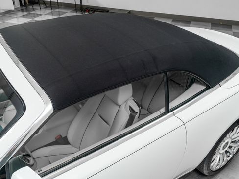 Used 2020 Rolls-Royce Dawn RWD image 40