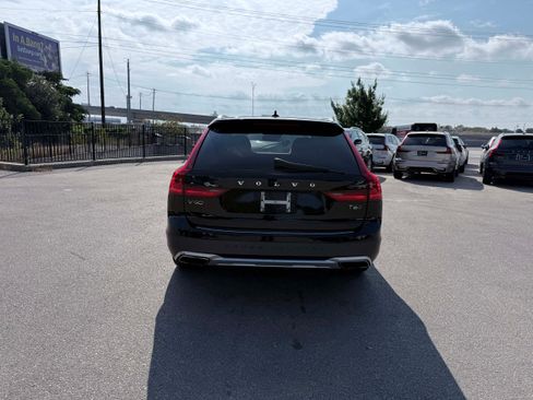 Used 2018 Volvo V90 T6 Cross Country w/ Convenience Package AWD/4WD image 5