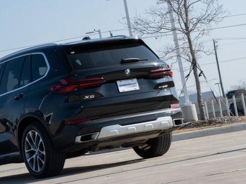 Certified 2025 BMW X5 xDrive40i w/ Premium Package image 6