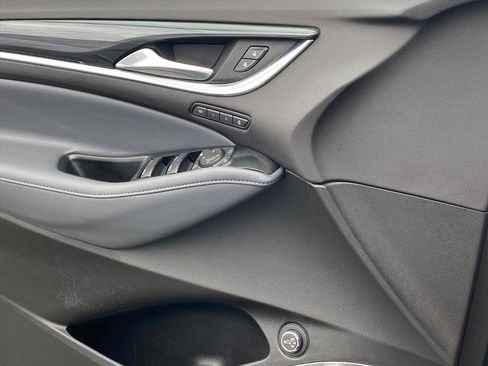 Used 2024 Buick Enclave Premium image 21