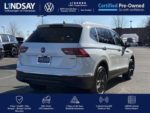 Used 2022 Volkswagen Tiguan SE w/ Panoramic Sunroof Package image 3