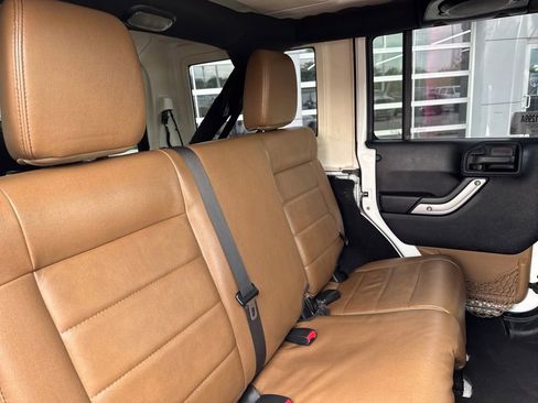 Used 2012 Jeep Wrangler Unlimited Sahara w/ Dual Top Group AWD/4WD image 39