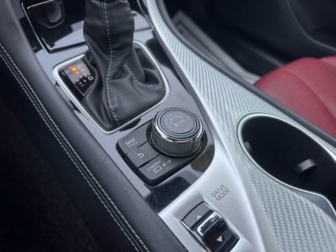 Used 2017 INFINITI Q60 Red Sport 400 image 32