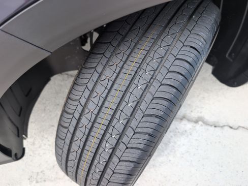 Used 2026 Hyundai Venue SEL FWD image 12