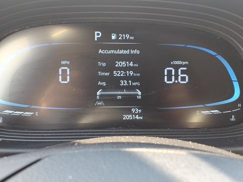 Used 2025 Hyundai Venue SEL FWD image 19