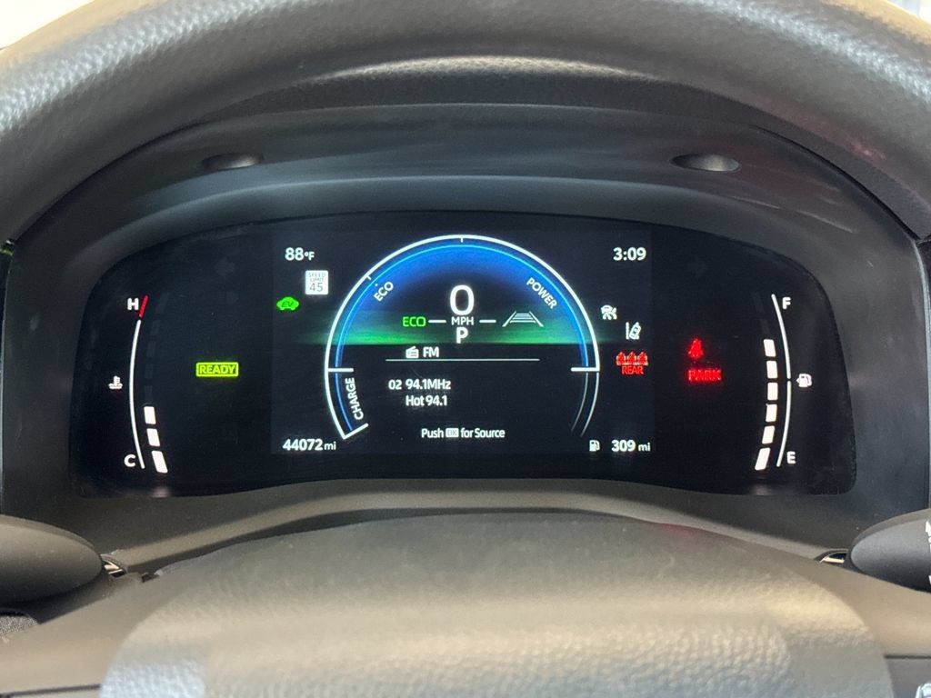 Used 2025 Toyota Camry LE FWD image 22