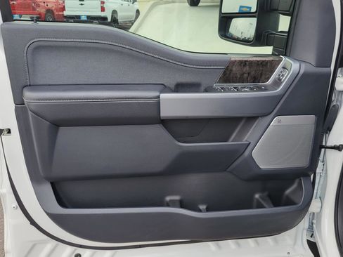 Used 2024 Ford F250 Lariat w/ Lariat Ultimate Package image 19