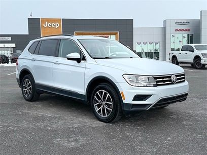 Used 2018 Volkswagen Tiguan SE w/ Panoramic Sunroof Package