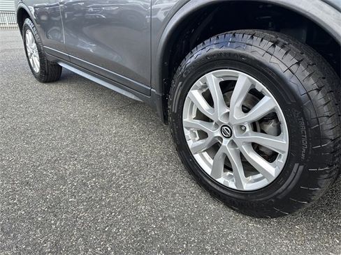 Used 2020 Nissan Rogue SV image 11