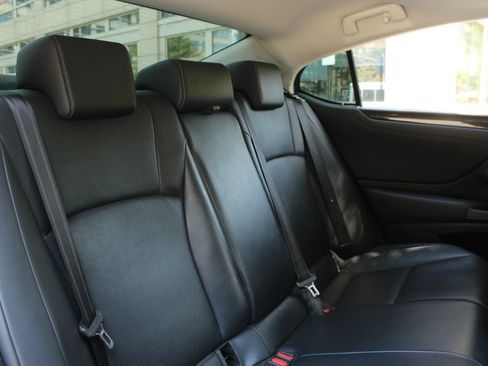 Used 2019 Lexus ES 300h w/ Premium Package FWD image 23