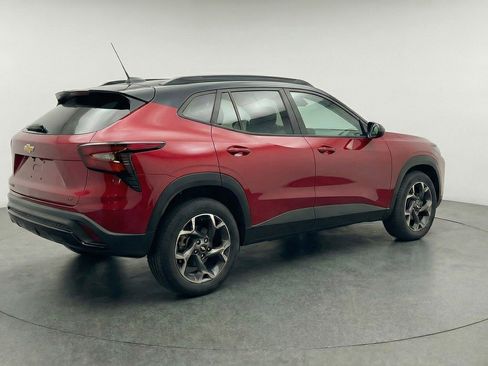 Used 2025 Chevrolet Trax LT image 9