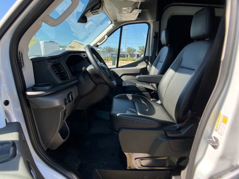 New 2026 Ford Transit 250 148 Medium Roof w/ Load Area Protection Package image 28