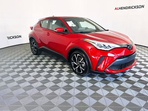 Used 2021 Toyota C-HR XLE image 7