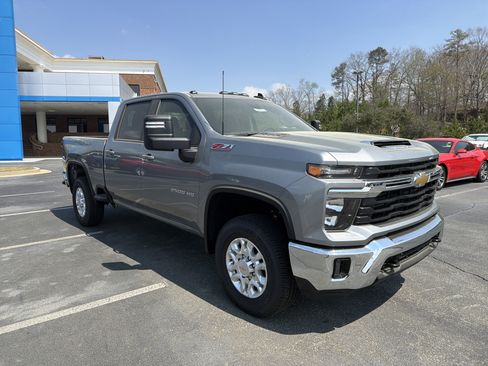 New 2026 Chevrolet Silverado 2500 LT image 3
