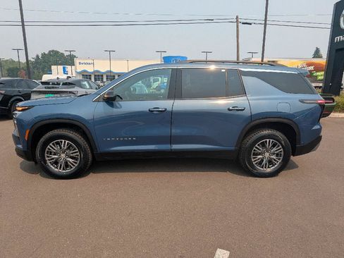 Used 2024 Chevrolet Traverse LT w/ Enhanced Driving Package FWD image 3