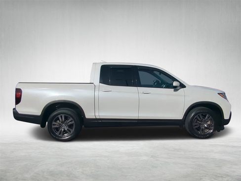 Used 2020 Honda Ridgeline Sport image 2