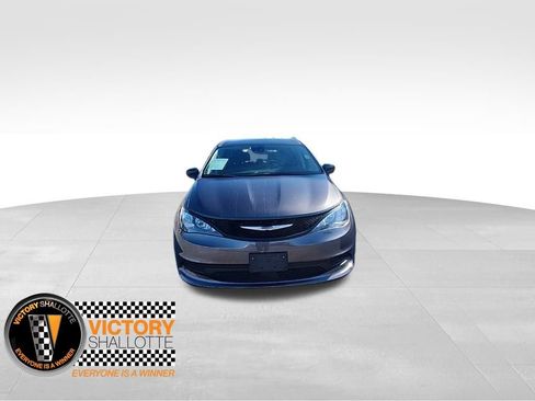 Used 2023 Chrysler Voyager LX image 16