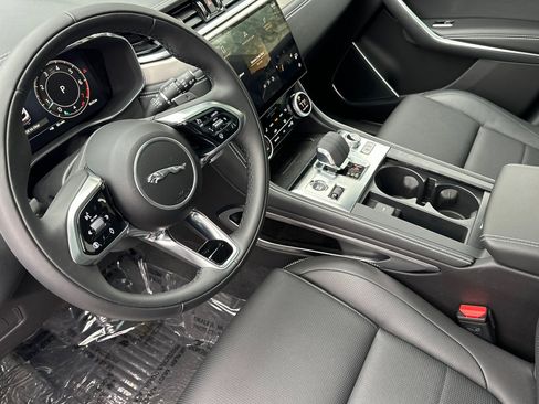 New 2025 Jaguar F-PACE R-Dynamic S image 5