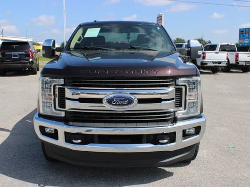 Used 2019 Ford F250 XLT w/ XLT Premium Package AWD/4WD image 2