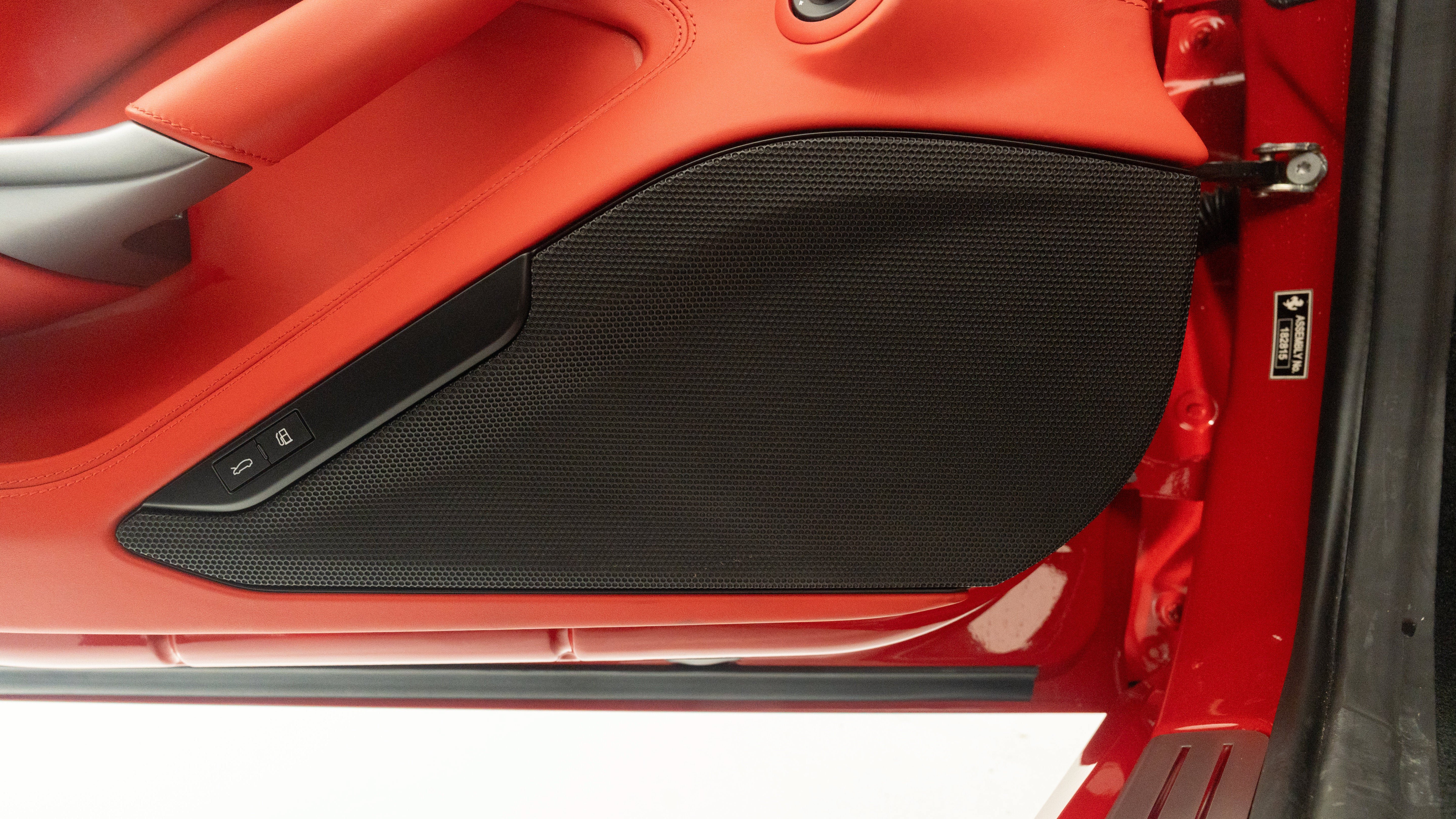 Certified 2021 Ferrari F8 Tributo RWD image 24
