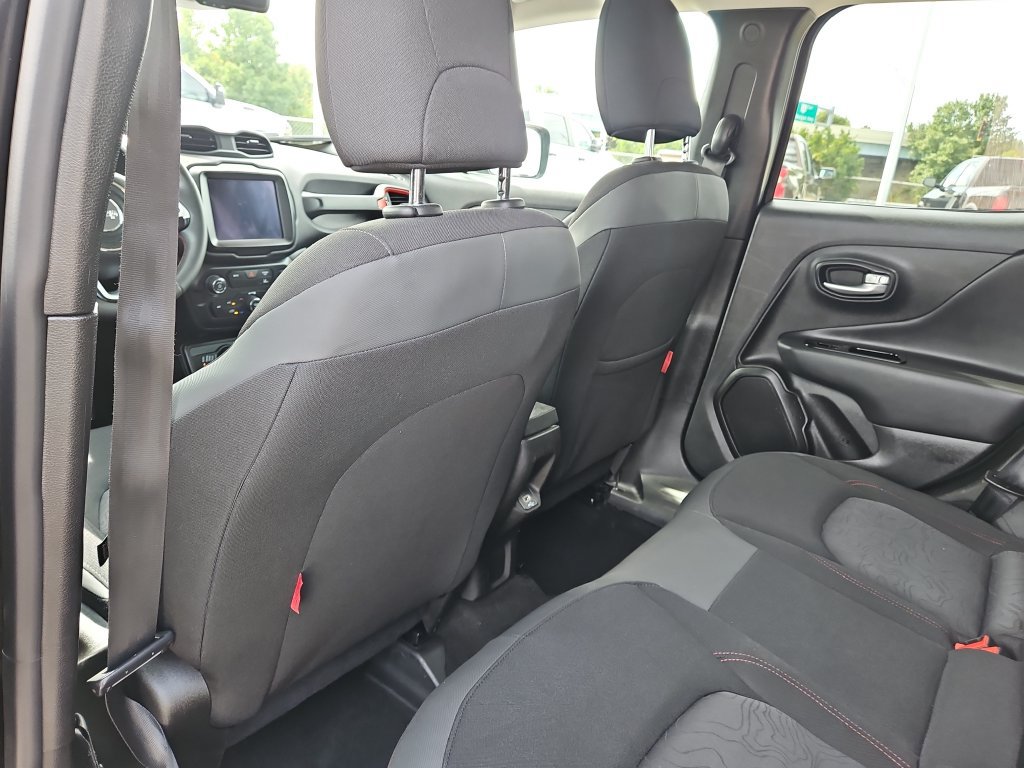 Used 2023 Jeep Renegade Trailhawk AWD/4WD image 14