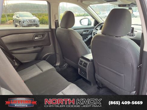 Used 2025 Nissan Rogue SV image 23