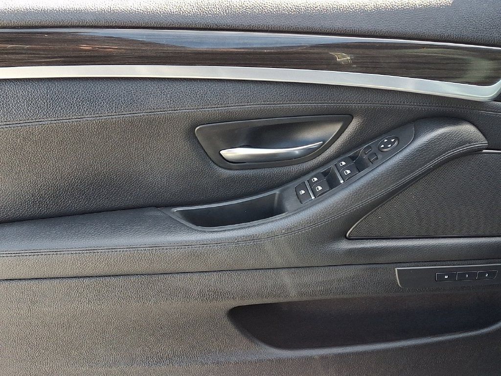 Used 2014 BMW 550i xDrive Sedan AWD/4WD image 13