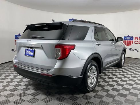 Used 2023 Ford Explorer XLT RWD image 3