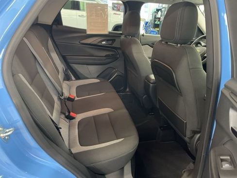 Used 2024 Chevrolet TrailBlazer LT AWD/4WD image 37