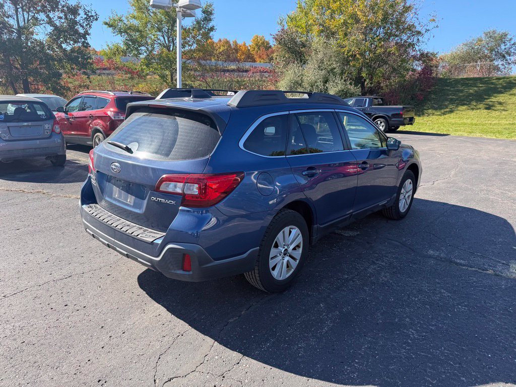 Used 2019 Subaru Outback 2.5i Premium AWD/4WD image 3