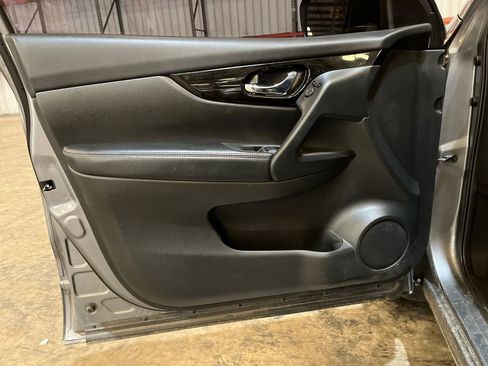 Used 2021 Nissan Rogue Sport SV AWD/4WD image 10