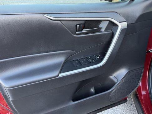 Used 2023 Toyota RAV4 LE image 9