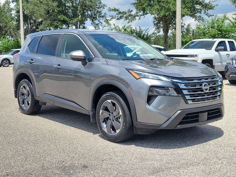 Certified 2025 Nissan Rogue SV FWD image 3